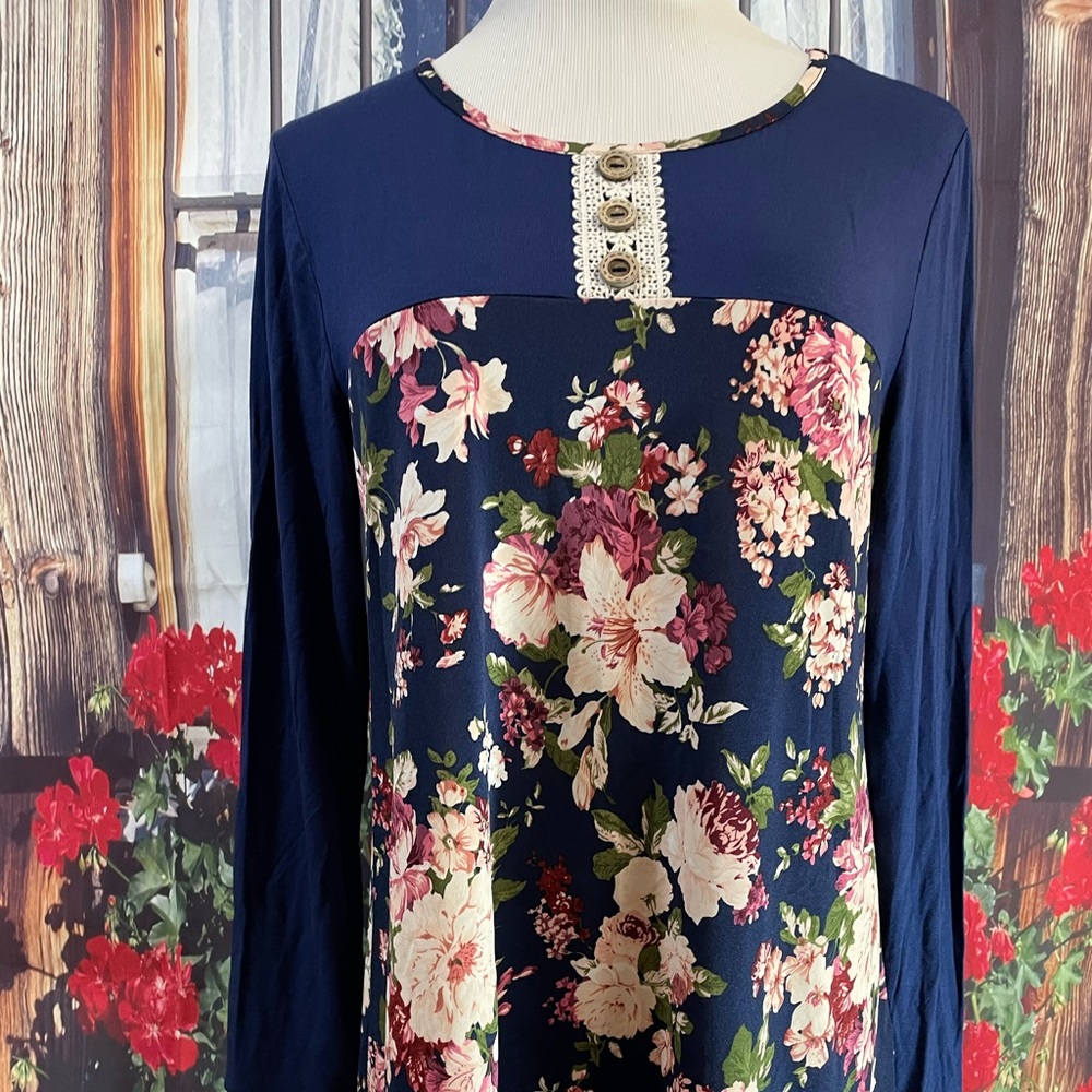 NWT- Mai Soli Floral Tunic